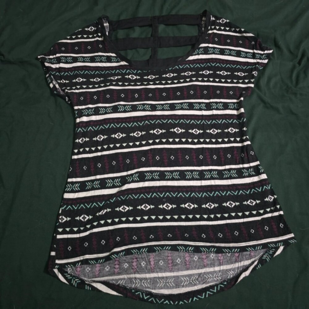 Empyre Small Black and White Aztec Short Sleeve Top